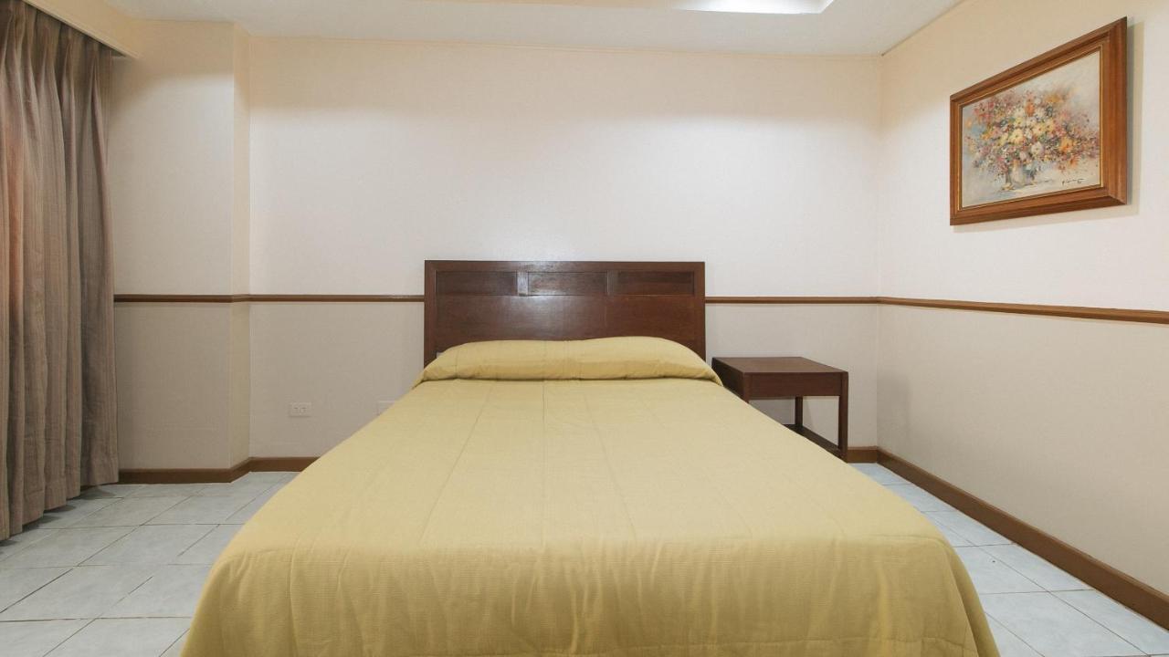 Garden Plaza Hotel Manila Dış mekan fotoğraf