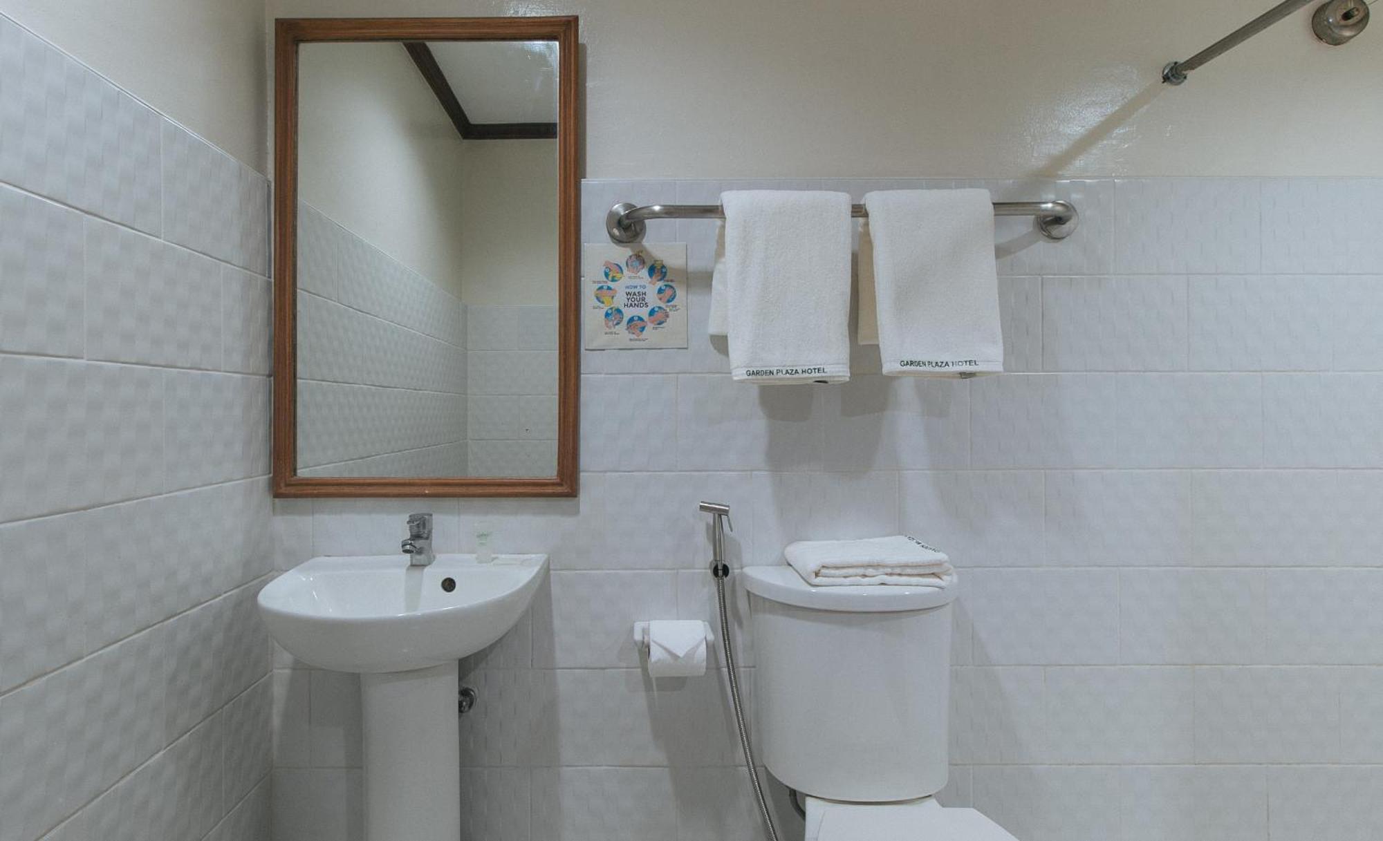 Garden Plaza Hotel Manila Dış mekan fotoğraf